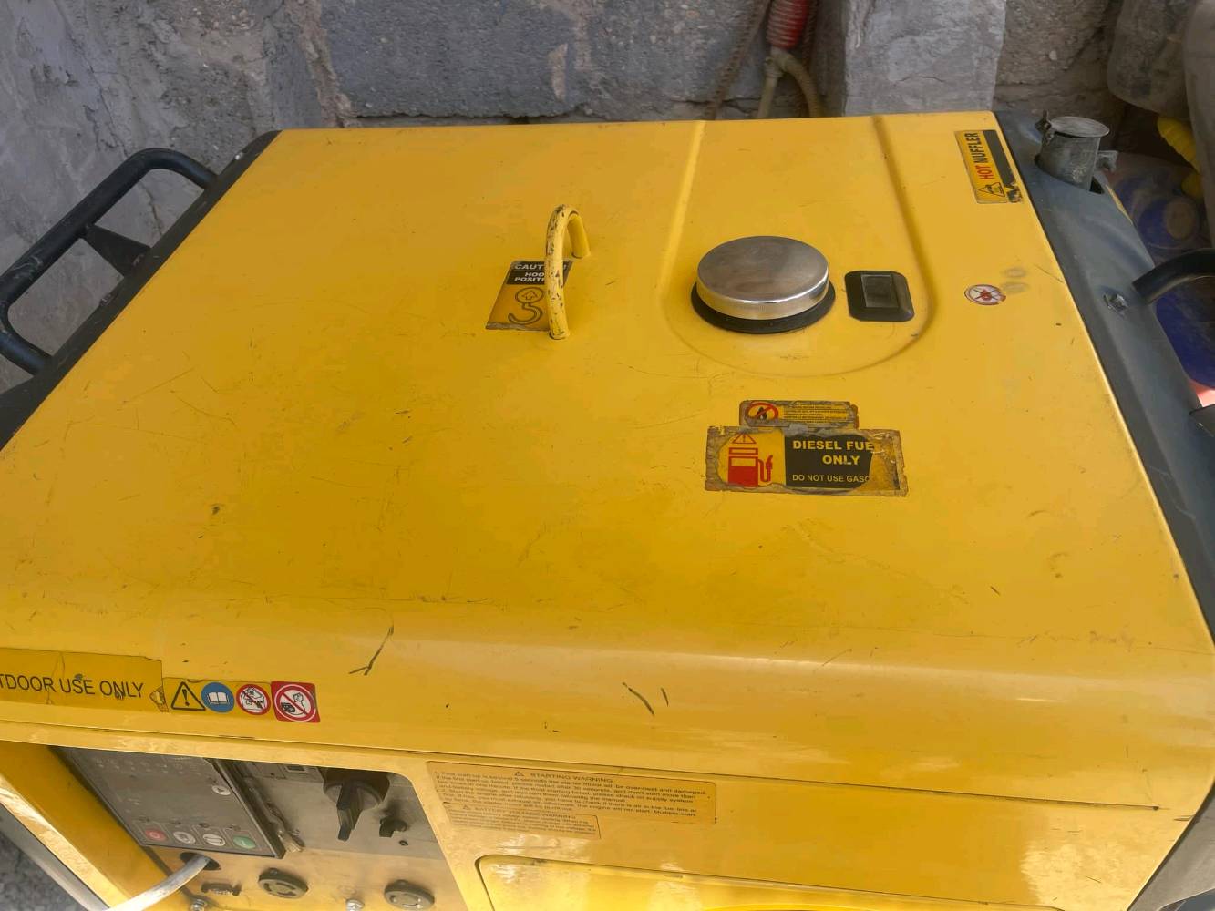 
شنو حالة المولدة؟ هل بيها أي عطل؟: 
اي عطل مابيها
شنو السعر المطلوب؟: 
٦٠٠ وبيها مجال 
وين موقعك بالضبط لتسهيل عملية المعاينة؟: 
كربلاء طويريج
هل تقدم توصيل للمولدة؟: 
لا
كم فترة التشغيل اللي استخدمت فيها المولدة؟: 
حوالي سنه ونص