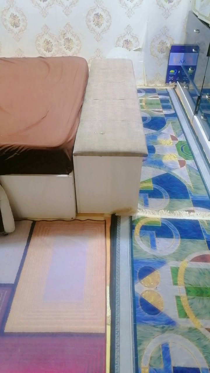 غرفه تركيا نوع ضخم جدا. 7 قطع  كنتور 6 بواب  +ملحق   جدا نظيفه 
بسعر. مناسب  لاستفسار تصال رقم 
***********
