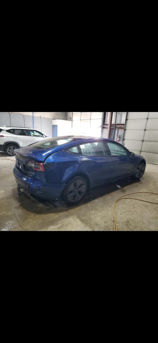 2023 السياره اونلاين ماشيه 78الف كيلو السياره اونلاين ومعربه حادثه مثل مموضح بالصور قطعه وحده وكلش نضيفه السياره 
175 وبيه مجال
مكاني بغداد 
***********
