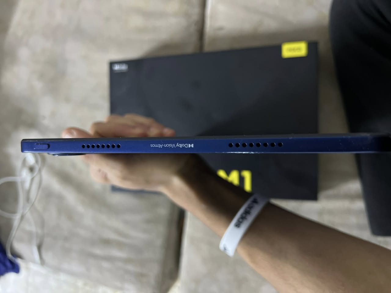 السلام عليكم 
ايباد POCO Pad M1 بطاريه ١٠٠ 
عدد الدورات٢ 
سعه البطاريه ١٢٠٠٠ 
جهاز قبل ٤ ايام مفتوح من الكارتونه غراضه كامله 
سعر ٣٨٥ وبي مجال للشراي 
متوفر خاص 
او تصال على هاذ الرقم ***********
