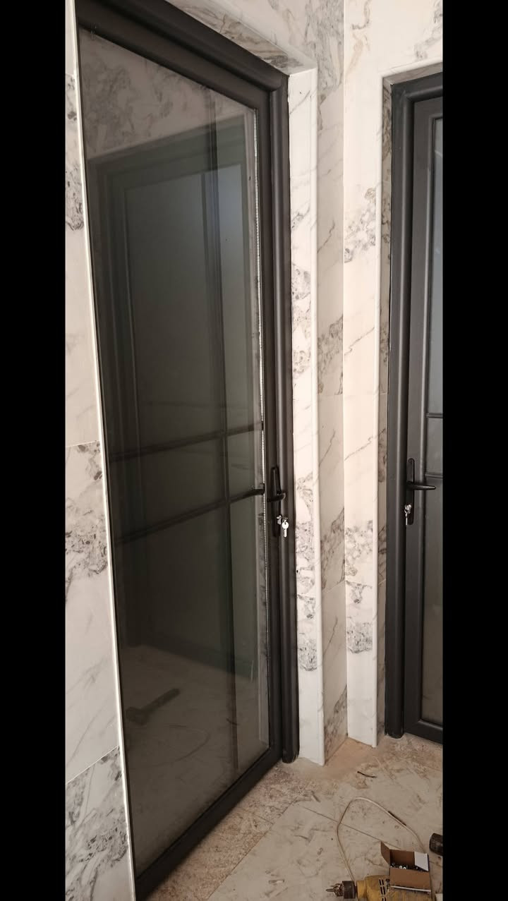 تم تثبيت الأبواب وشبابيك  لأحد الزبائن في الزهور 
مواصفات العمل: 
  أبواب ثقيل دبل جام.
القواطع: سراي تركي.
العنوان: السماوة الشرجي، خلف الكراج، الطوابق الجودة والثقة عنواننا.
معمل الألمنيوم أهل التسامح بإدارة حسين أبو محمد.
للتواصل عبر واتساب: ***********

