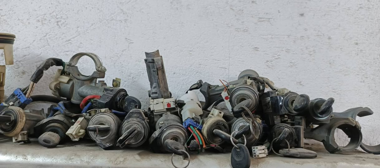 جوزات كيا هونداي خريطه وعادي سعر الجوزه 15 الف اقل عدد 10 جوزات
***********
