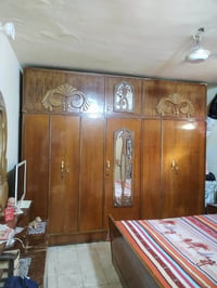 غرفه اخشاب • صاج • مقعد مكسور