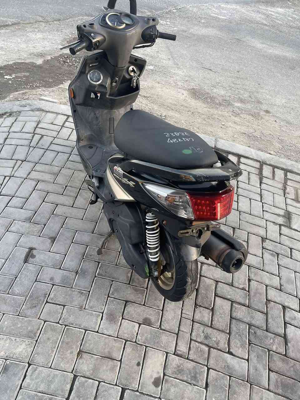 سلام عليكم سكنس فحل كولد طلاعات لدراجة كفالة عامة مكينة ملح وخرسة تايرات جدد الدراجة مال جناي مكفولة بيهة كلج امامي رياضي اجة بيها من برة مكاني تقاطع الصليخ ***********
