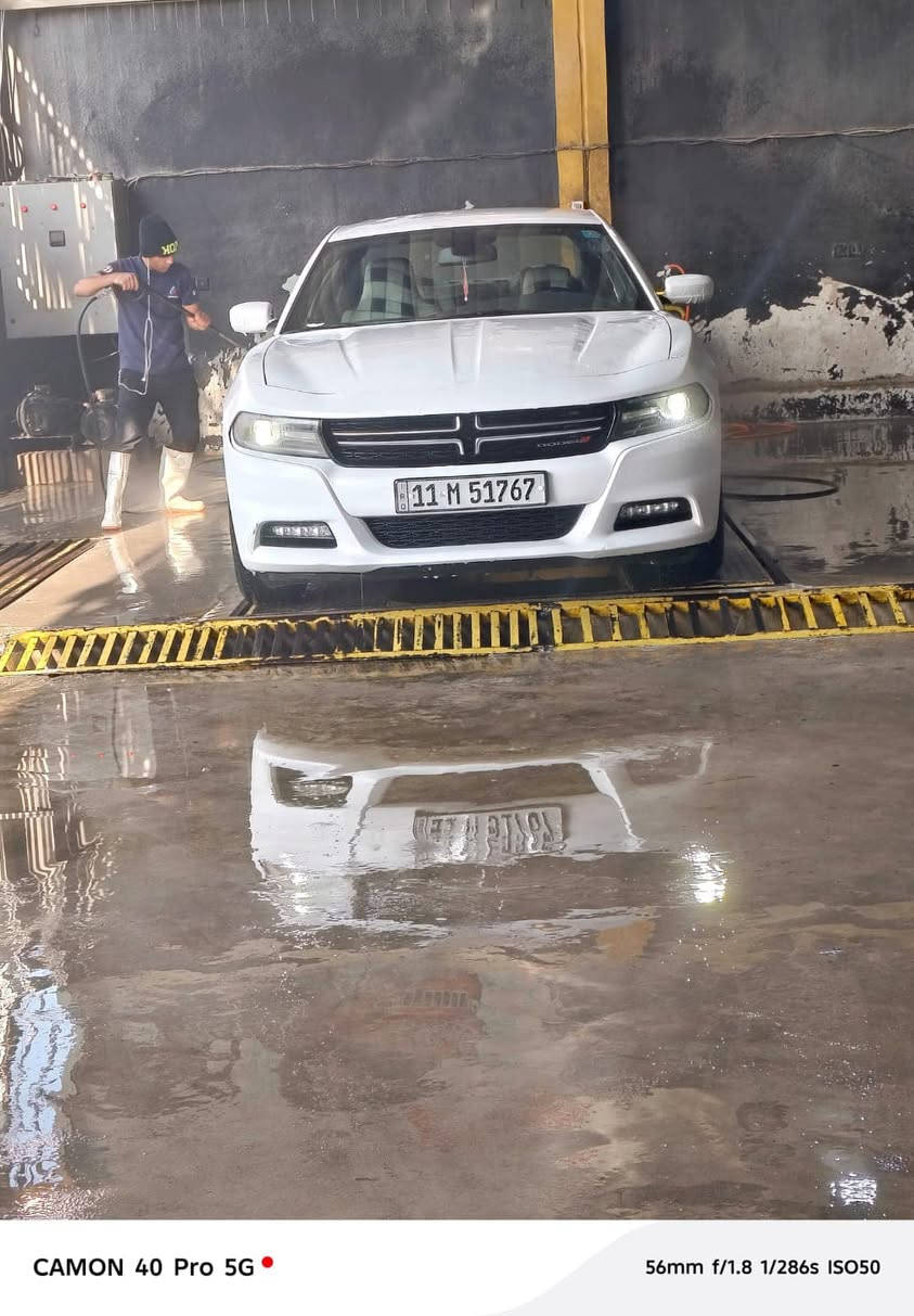 سلام عليكم ورحمة الله وبركاته جارجر ١٩لبيع سياره بسمي بيه نص جاملغ خلفي وباب مبدل شبر بنيد بارد سياره كامله حداديه تبريد تخم تاير السعر ١٩٥ وبيه مجال عنوان بغداد ***********
