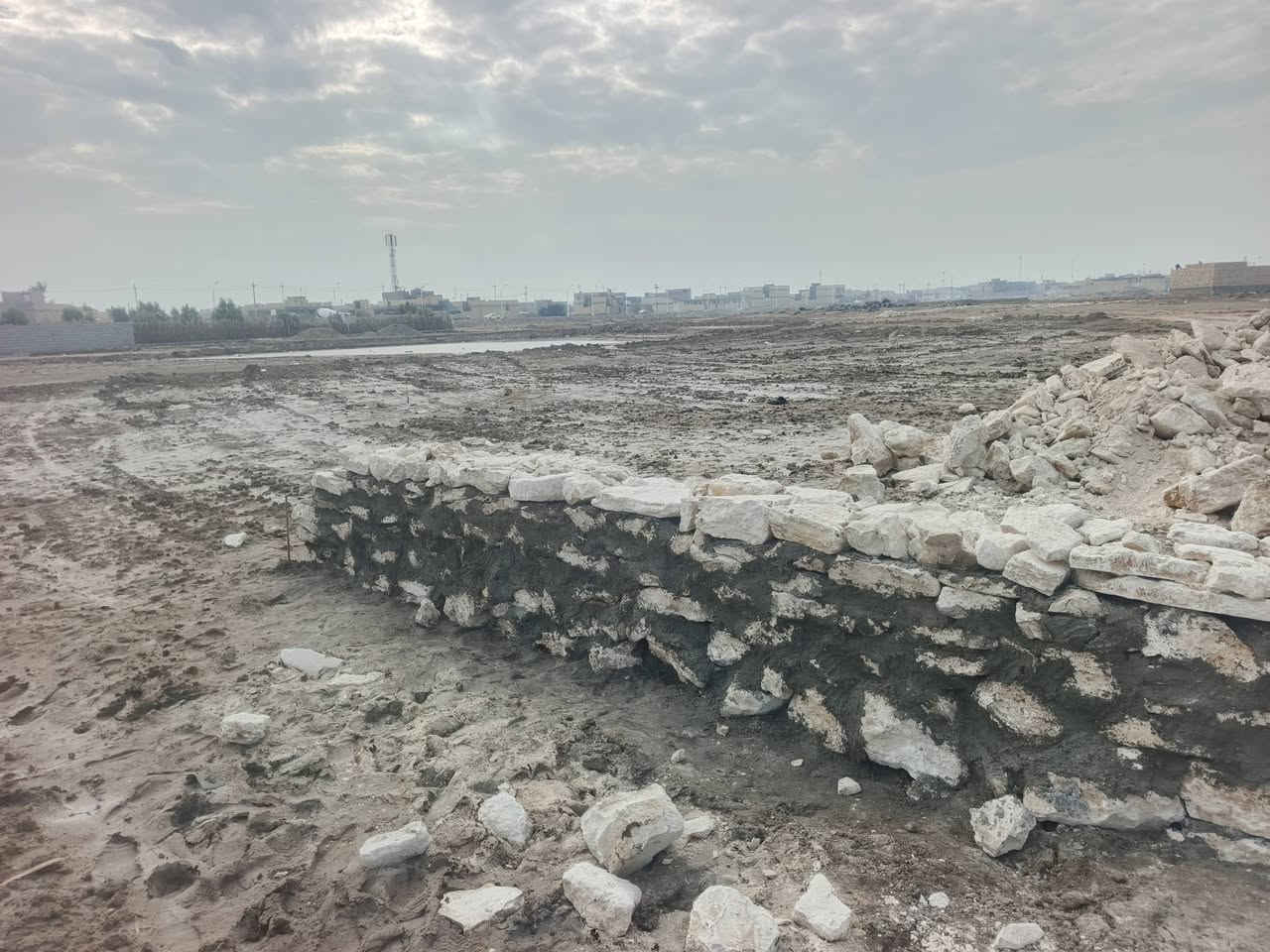 قطع للبيع قرب البندقيه زراعي رجائا مو شراي لا تعبني مايعجبك نشري لا تدخل
وتكسر حلال العالم قطع الاعناق ولا قطع الارزاق مساحة القطع عله 200 م   السعر 10 ***********
