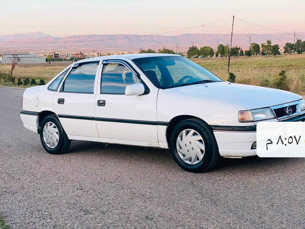 سەرەتا بەناوی خوای گەورە
ئۆپڵ ڤیکترا 
مۆدێل 1994  مەکینە 20 گێڕووتۆماتیک مەکینەی بێ عەیب  سنەوی تا 2028تازەیە
کارەبای کامل مەزبووتە چوار ویلوو تایەی لۆکی لەژێرایە دەعموو لێدراوی نییە تەقەو ڕەقیەی نییە  دەشپوولوو بەرە دەرگای لۆکە  زۆر جایزە بانزین کەمە خوات
سیارەکە نموونە لەجوانی
***********وتساب
0777653486
