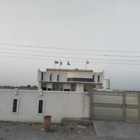 بيت للبيع مساحته 400 الواجه 12 والنزال 33 ثلاث غرف نوم حولي استقبال مط...