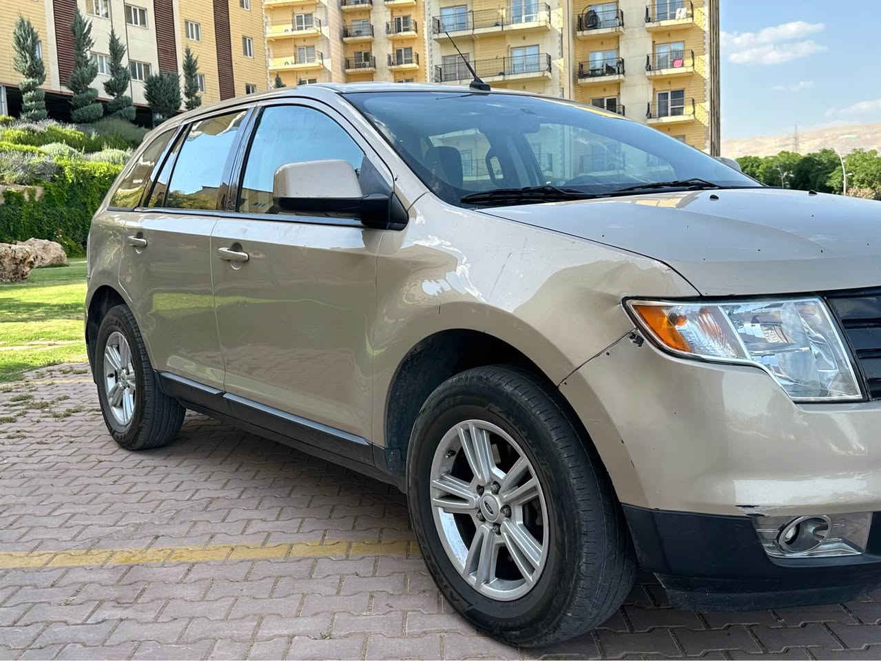 Ford 2007
٣ پارچە بویاخ بیناو گرتن 
گیرو مە کینە بە شە رت 
تە برید ساردو گە رم مە زبوت 
١٤ گە لا خە رامە ی تیدایە دوای مە عامە لە بوتی ئە گە رینمە وە 
مالی فە قیرە 
٤ مانگە سە نە وی بە سە ر چوە بە شە رتی وە کالە ت بە ناو کردن 
٧٤ مە عامە لە 
*********** السليمانية, العراق
