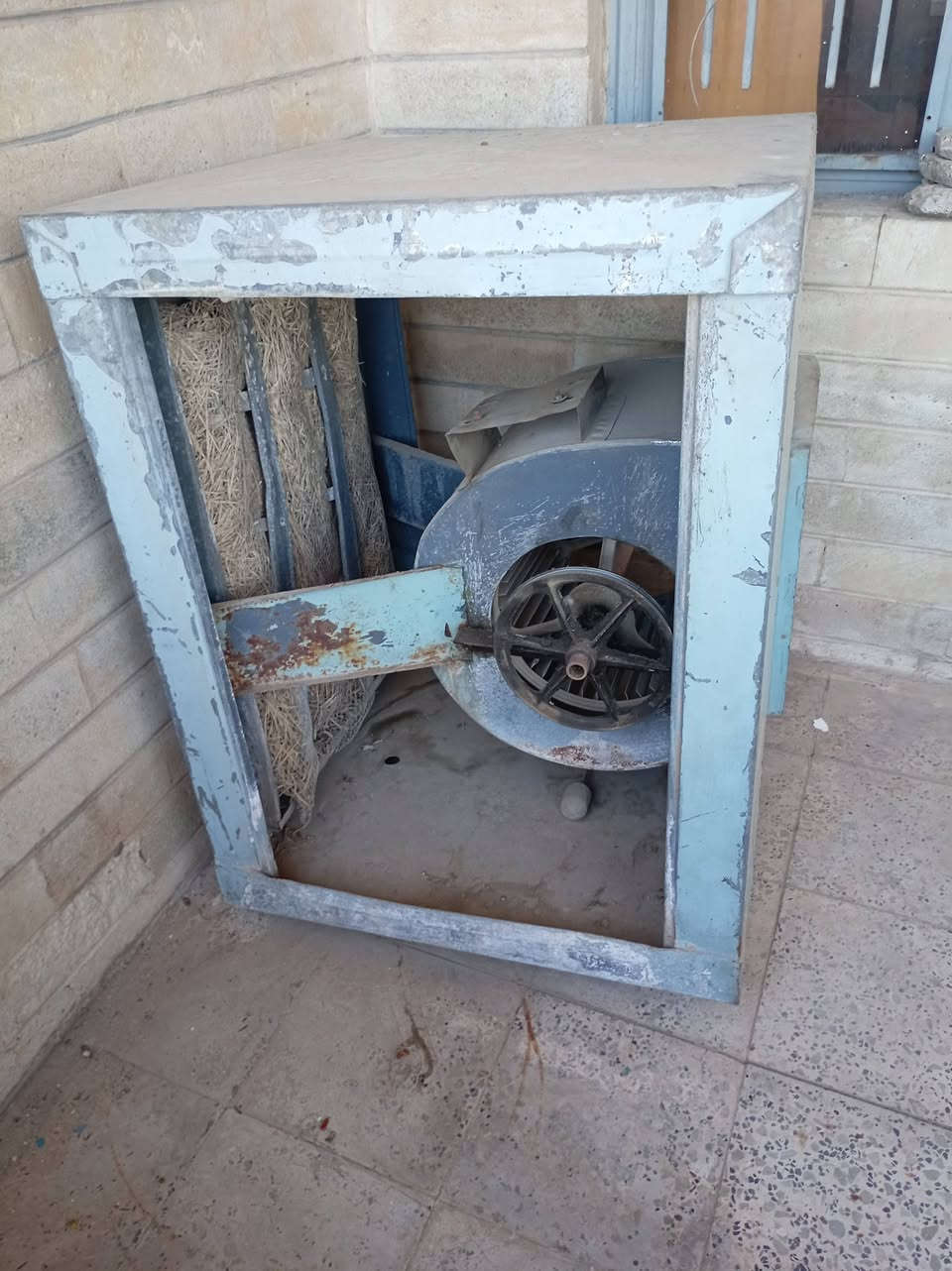 متاح مبردات عدد 2 الصغيره شمال شغاله بس بيها صوت شويه والكبيرة أمريكي نضيفه بس ماطورها ينتل سعرهم اثنينهم ب 130 ألف مكان مدخل حي النور من جهة التل ***********
***********
