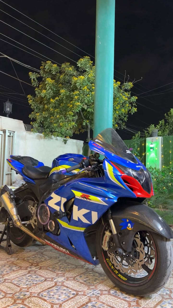للبيع GSXR-1000
رقم وسنويه بأسمي تحويل مباشر ثاني يوم 
كفالـه عامه حته من الشخط نضافه 100‎%‎ 

الغراض الي عليهه 👇

قبق كلج جام تزويد
عليهه برمجه 3 مودات (A-B-C ) 💣
قطره دهن رياضي 
جاملغ اماي رياضي 
جاملغ خلفي كاربون 
واقيه زنجيل كاربون
شاصي كاربون
سلايدرات محرك 
سلايدرات ويل امامي وخلفي
سلايدرات ستيرن 
فلنجات رياضي شركه Arashi 
جامه زيرو كرافيت 
كاربونه تانكي 
قمبوره 
تهبيطه خلفيه رياضي 
منضومه بريك عنبار ويدات شركه نيسو 
قاعده رقم رايزوما 
كشن رياضي ايطالي تزويد
هدرز يوشماره 
فلتر شوته سبرنت 
جوينات رياضي 
كوك شفتر نقص بس الربط
تخم تايرات جلاتين أصلي 
زنجيل EK 3D
قاعده ستاند رياضي
تسكيرات اماميه شركه GSX-R
بلكات ليزري ريسنك 
لايت اصلي زنون
لدات اشاير اصلي 3 الوان 
عليهه ادامه كامله 
باتري BS 
الكفر مكفول من الشخطط
الدراجه 2 سويجين

مكاني / بغداد 
***********
