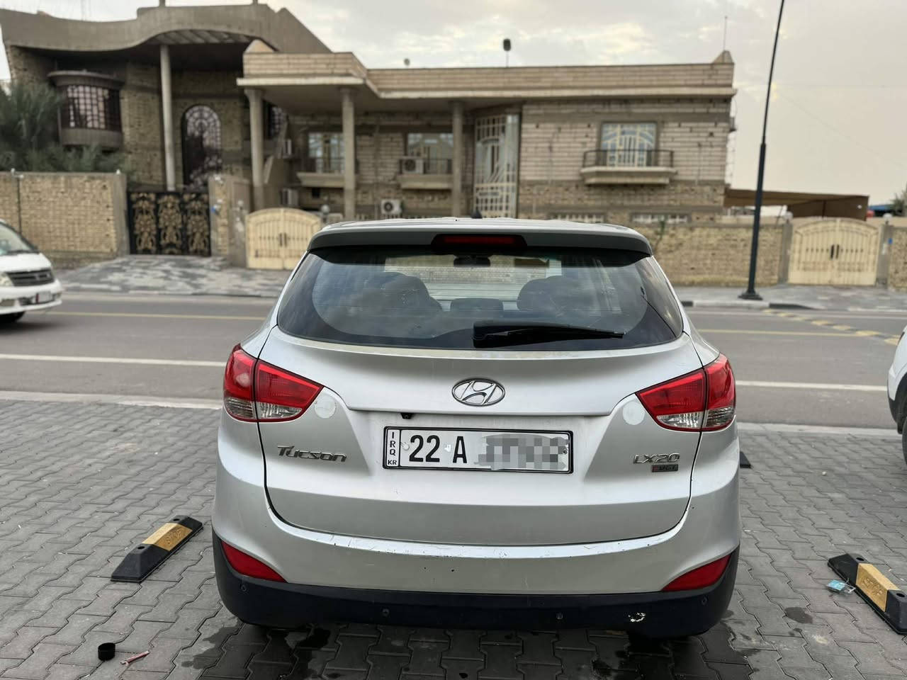 أدوات أدوات أدوات 
توكسان مديل 14. 
كص جنطه. كاز كاز متومه رقم وسنويه 
بيها حصه كاز بكل المحطات 
٣ قطع تبريد سياره
حداديه جديده 
سياره جاهزه كلش
السعر 55
العنوان بصره 
هـ***********
