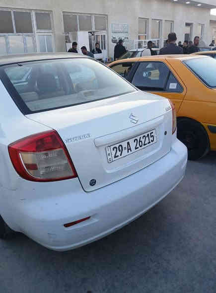 السلام عليكم ورحمة وبركاته 
سيارة ساسوكي ياباني موديل 2012 رقم واسط نكليزي مشروع وطني سنوية ل 30 سيارة مكفوله من ي حادث حتى من معجون بيه رشات صبغ اثر تكشير جاهزة سيارة مكاني كوت سعرها 70 وبيه مجال *********** لشراي يخابر وبي خير ويدلل بغداد
