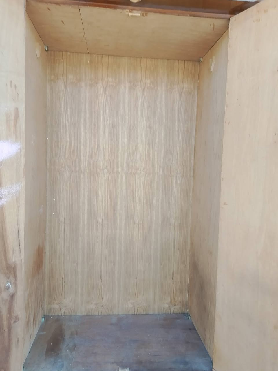 سلام عليكم كنتور ابو خمسه نضيف جداً جداً جداً سعره 180يوجد توصيل فقط بغداد التواصل ***********
