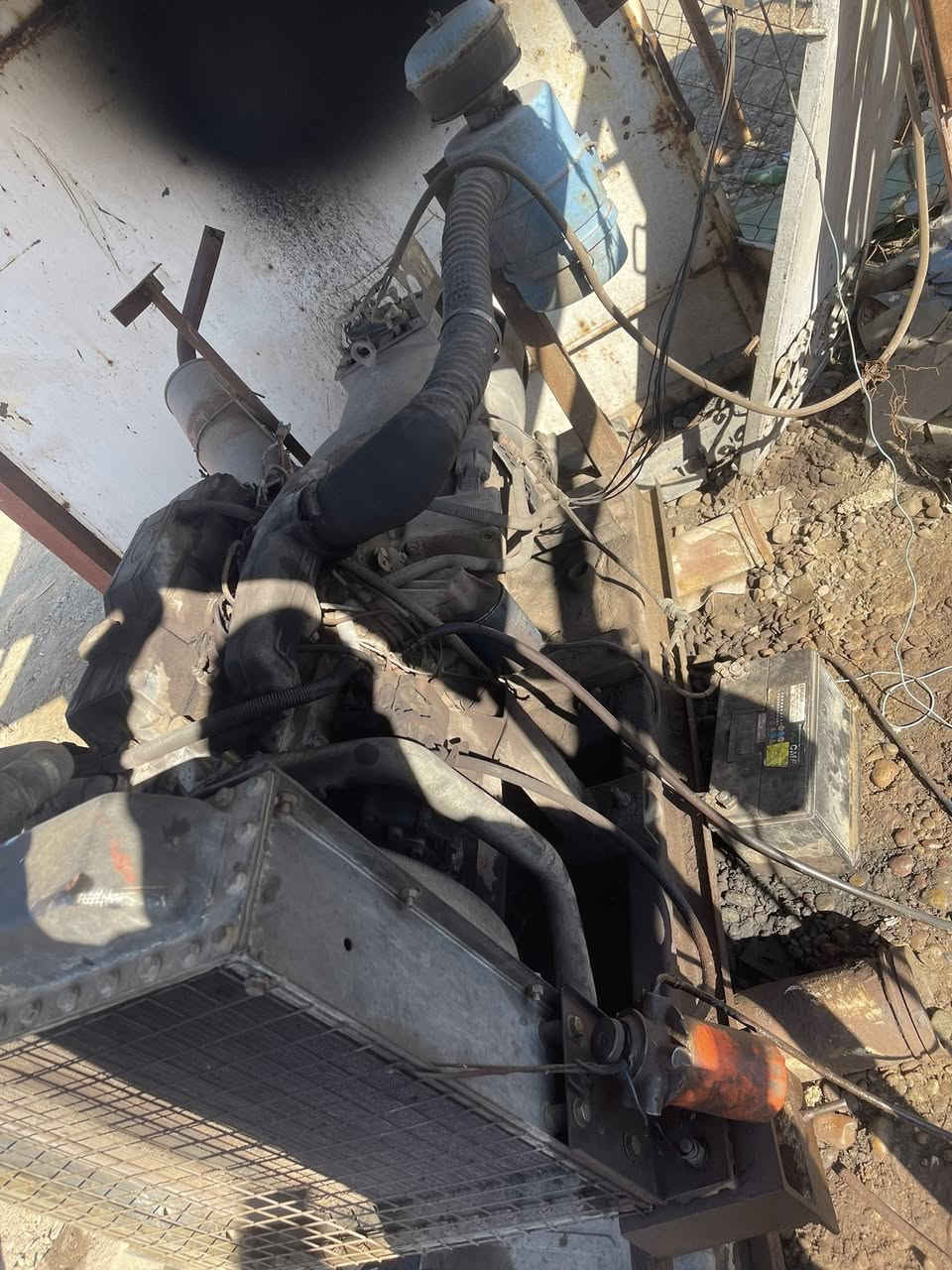 مولد كيا 2701 للبيع محرك كايم مولد شغال بس يصرف وخابط سعر 7 ورقات***********  ***********
