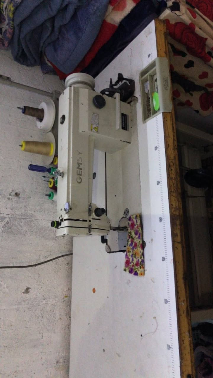 سلام عليكم مكينه جمسي نضيفه رايده 200وبيه مجال وهاذه رقمي ***********
