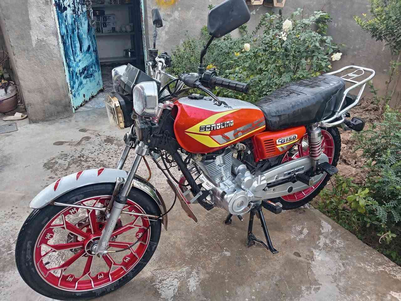 سلام عليكم سيفان ٢٤ مكفول من شخط اي نقص ما بيهة اوراق كاملة مكان ديالى مقدادية تقاطع الوجيهية رجاءآ مو شراي لا يتعبني رقم *********** اتصل وتدلل ومتواجد خاص همين
