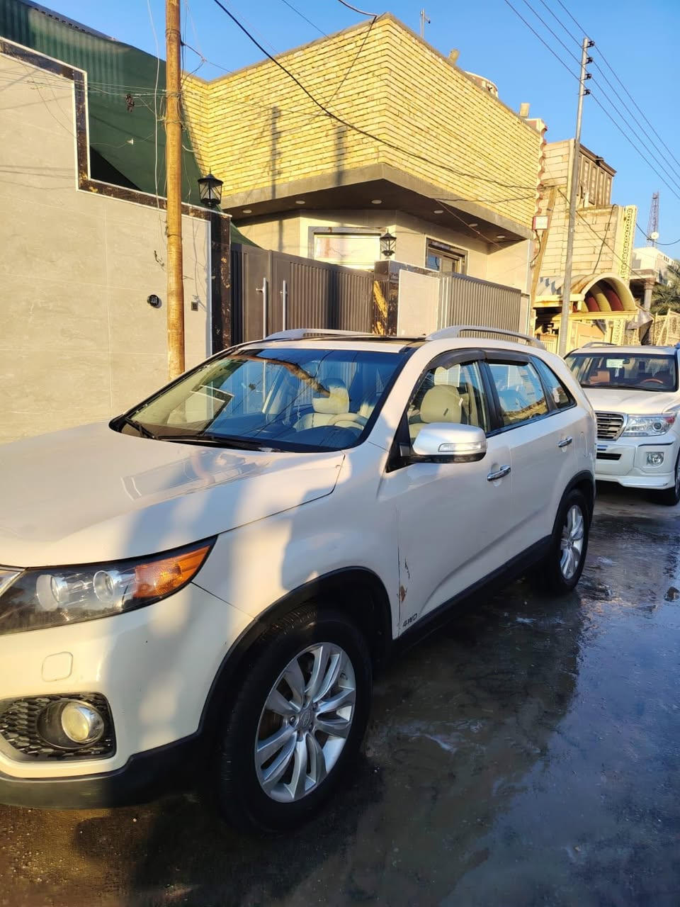 سورينتو موديل 2010
السيارة خليجية كفالة عامة 
بيها طختين على وضعهن
السياره أربعه سلندر 7راكب
فول واحد على واحد بانوراما 
لايت زنون بلاد
محرك دوش 2400
ويل كب 5
كير ومحرك تبريد تدفئه تمام
الحداديه 70بالميه
تخم تاير جديد
المكان /الناصرية المركز
ه/***********
السعر/135
