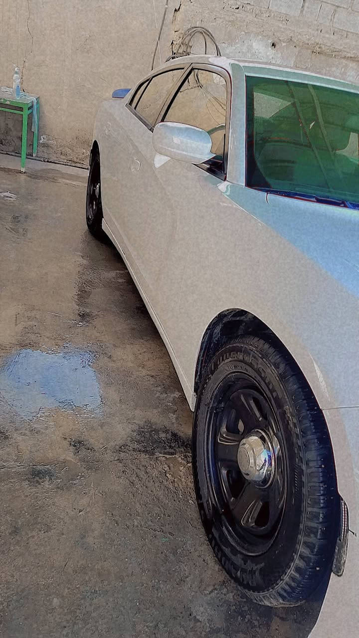 السلام عليكم  سياره جارجر 2018 ادوات  محرك 3600تخم تاير بوليس دوخليه جديد السعر 95بيه مجال العنوان واسط صويره  الرقم الهاتف ***********
