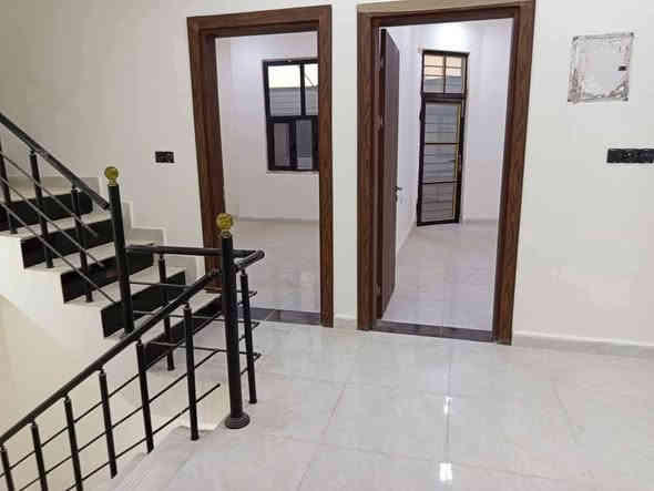 خ
***********تحية طيبة يوجد لدينا بيت للبيع المساحه ١٥٠متر طابقين بي ٦ قرف وديوان وصاله ومطبخ وصحيات وكراج 
ابو الجوزي 
طريق الرابط بين ام النعاج 
وأبو الجوزي باتجاه 
مجلس محافظة البصره 
او شارع علوة حمدان للخضار 
البيت الاول طابقين 
المساحه 150م 
يتكون من 6 غرفه 
واستقبال ومطبخ 
وملحقاتها 
وكما موضح بالصورة 
السعر160 مليون وقابل للتفاوض 
واستقبال ومطبخ 
وملحقاتها 
وكما موضح بالصور***********
