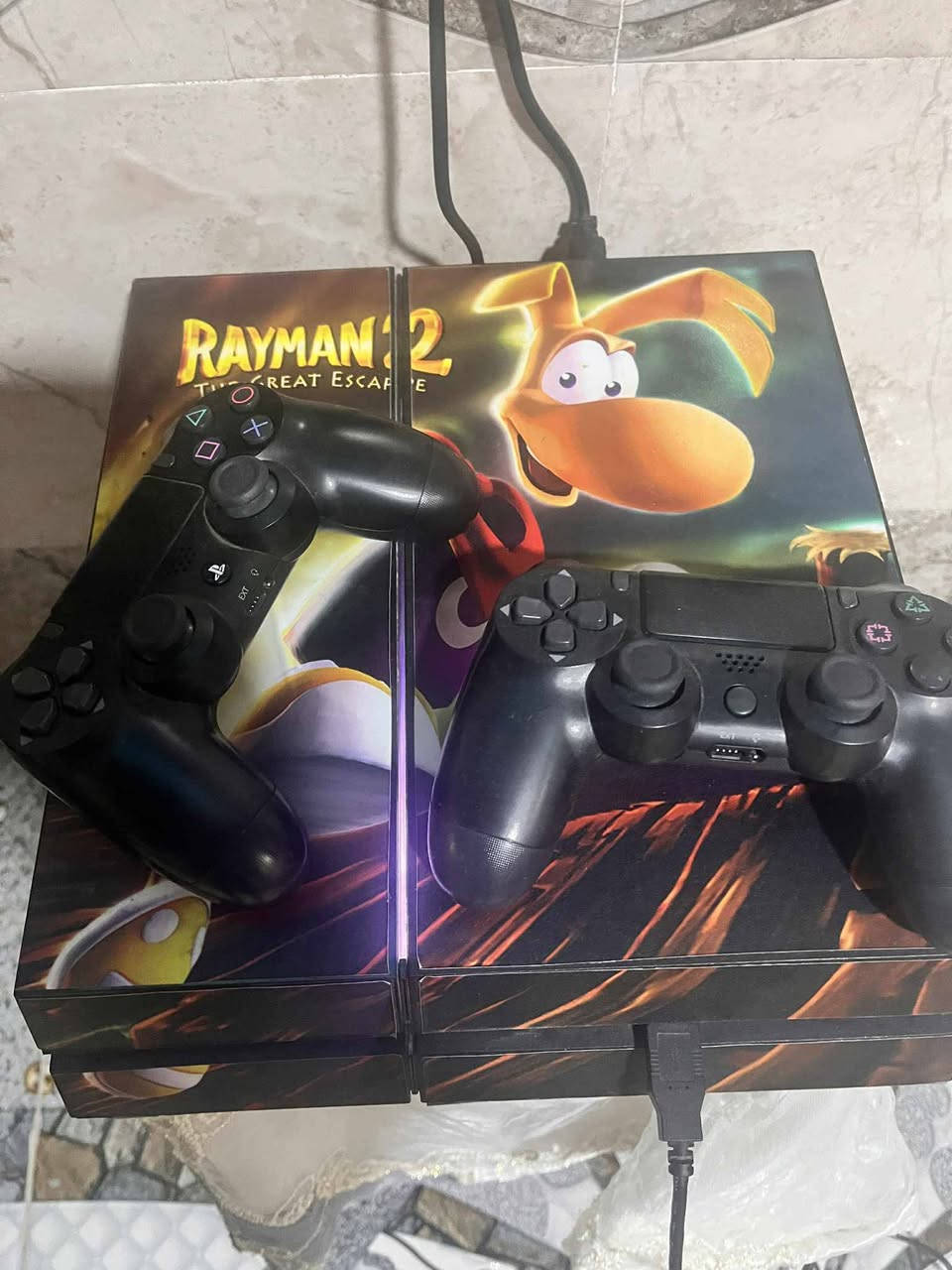 بلي فور فات مهكر فول نضافه 
نضام 9 المرغوب
دبل جوستك 
ذاكره 500 
بي 6 العاب ضخمه 
جهاز كامل كبل شغل والعب
السعر  235
  للتواصل ***********
