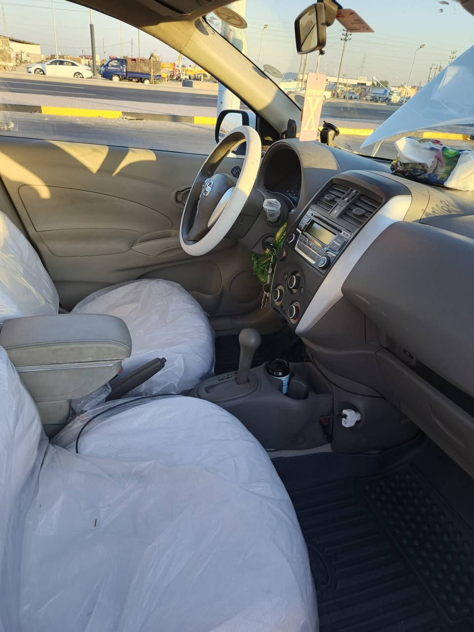 سلام وعليكم نسيان سني هندي اصل بليته الزركه مديل 22 ماشيه 77 بيهه جاملق اليمنه وبنيد مبدلات وجاملق اليسره بي بارد ملاحضه الضربه ما  واصله لبرانكيت ولا لقد فقط العرضانيه ورجعناهه نفسهه ما مبداله وبيهه طخه بلحوض السبير كد شير مكينه وكير وتبريد كفاله السنويه جديده الحد 2029 رقم دولي جديد  هاي تفاصيل السياره كلهه العنوان البصره الزبير السعر (105) ***********
