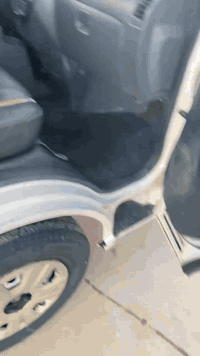 سلام وعليكم. بنكو مديل 2019 دبل قماره البيع سياره كفاله عامه من ضربه من حادث مكينه دبلو مكينه وكير خير من الله تبريد. ثلج حداديه جديده بدي مالها كلش. حلو نضيف كهربايات. كلها شغاله شاشه امامي. وكامره خلفيه محجر وياها كامل. دشبول دبلو كلش حلوه دواخلها سياره نضيفه  ماعايزهه برقي كامله مكمله مكاني بصره ابو الخصيب شراي انتصل ع هاذ رقم بيك خير تدلل ***********
