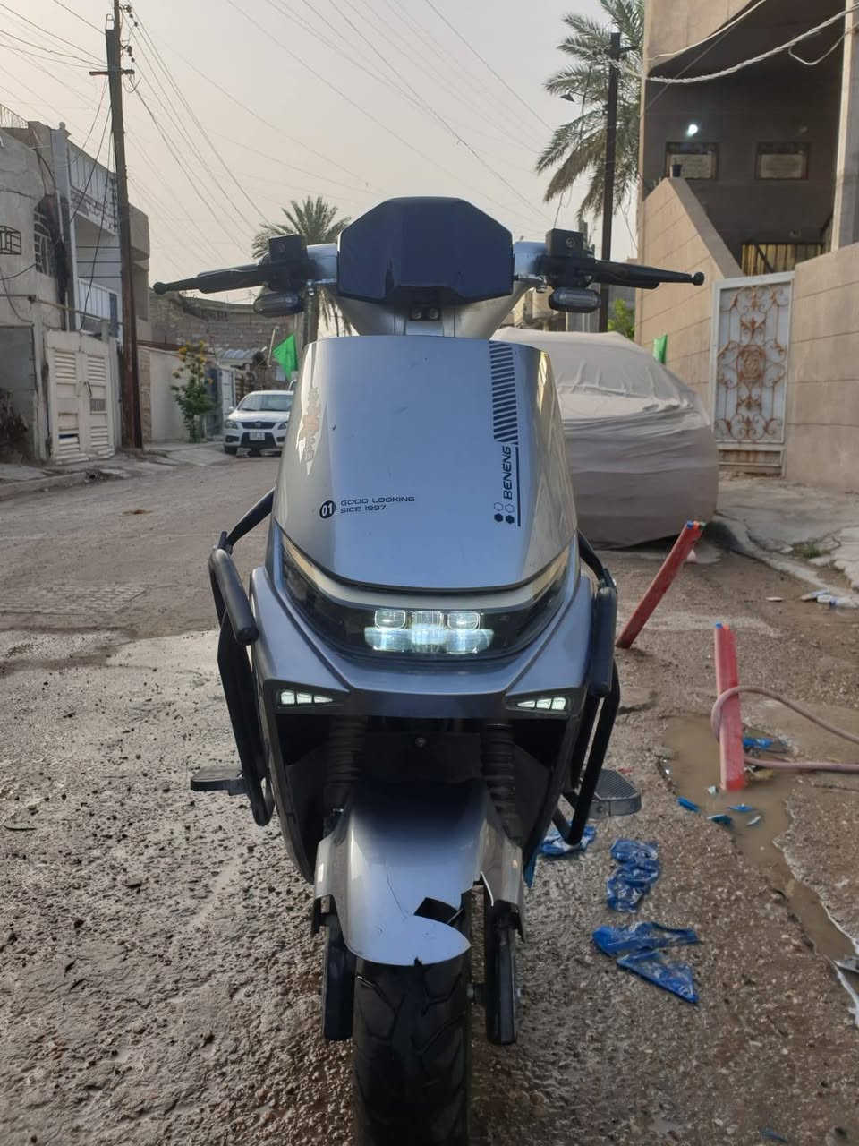 السلام عليكم دراجه شحن مديل 2025
6 بطاريات نضيفات 
السرعه الحقيقيه80
دبل اشاره 
لايت عالي ناصي 
قفل ستيرن 
بصمه انذار سرقه 
نظام بارك P + نظام R
منفذ يو إس بي 
السرعه 80 حقيقي 
وبل اضافه درع حمايه
بيها كسر بل جاملغ الامامي ونقصها تاير  
العنوان بغداد البياع 
الرقم +964 770 488 9640
