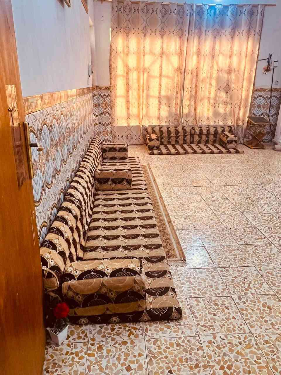 السلام عليكم 
ديوان للبيع 13 نضيف اخو الجديد سعر 175 الف 
عماره عرضات الثانيه

‭***********‬
