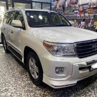 تيوتا لاند كروز 2013 ساز  رقم بغداد لون ابيضّ  فول مواصفات  كشنات جلد ...