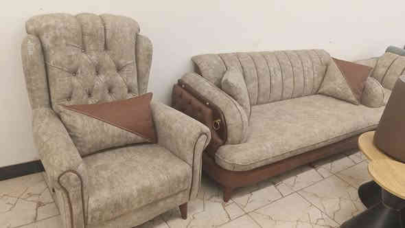 تخم الماني بجميع الألوان والباندا وموديل الهيمي 
 وعمل جميع أنواع الديوانات   حسب الطلب  بجميع القياسات 
البيع بالتقسيط المريح   ضمان خمس سنوات إسفنج وخشب وقماش 
 سعر المتر للديوان  يبدأ ب ١٠٠ الف وحسب الموديل 
عنواننا جلولاء الشارع العام مقابل فرع مديرية الشرطه فرع حي الشهداء 
موبايل واتس اب *********** 
 
***********
