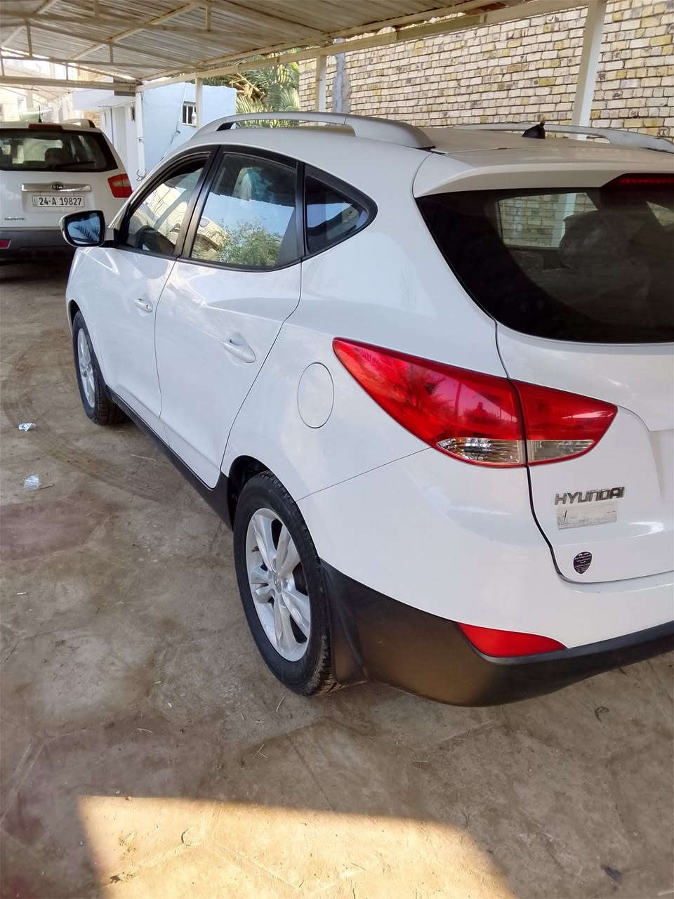 هونداي توسان 2012مكفولة كفالة عامة ضربة وصبغ وتبديل ماعداى كارت بسيط بكصة البنيد فقط محرك كير حدادية تبريد على الشرط رقم اربيل تريد تحويل أو وكالة حاضر سعر 147مكان السيارة الديوانية تلفون***********/***********ابو حسين
