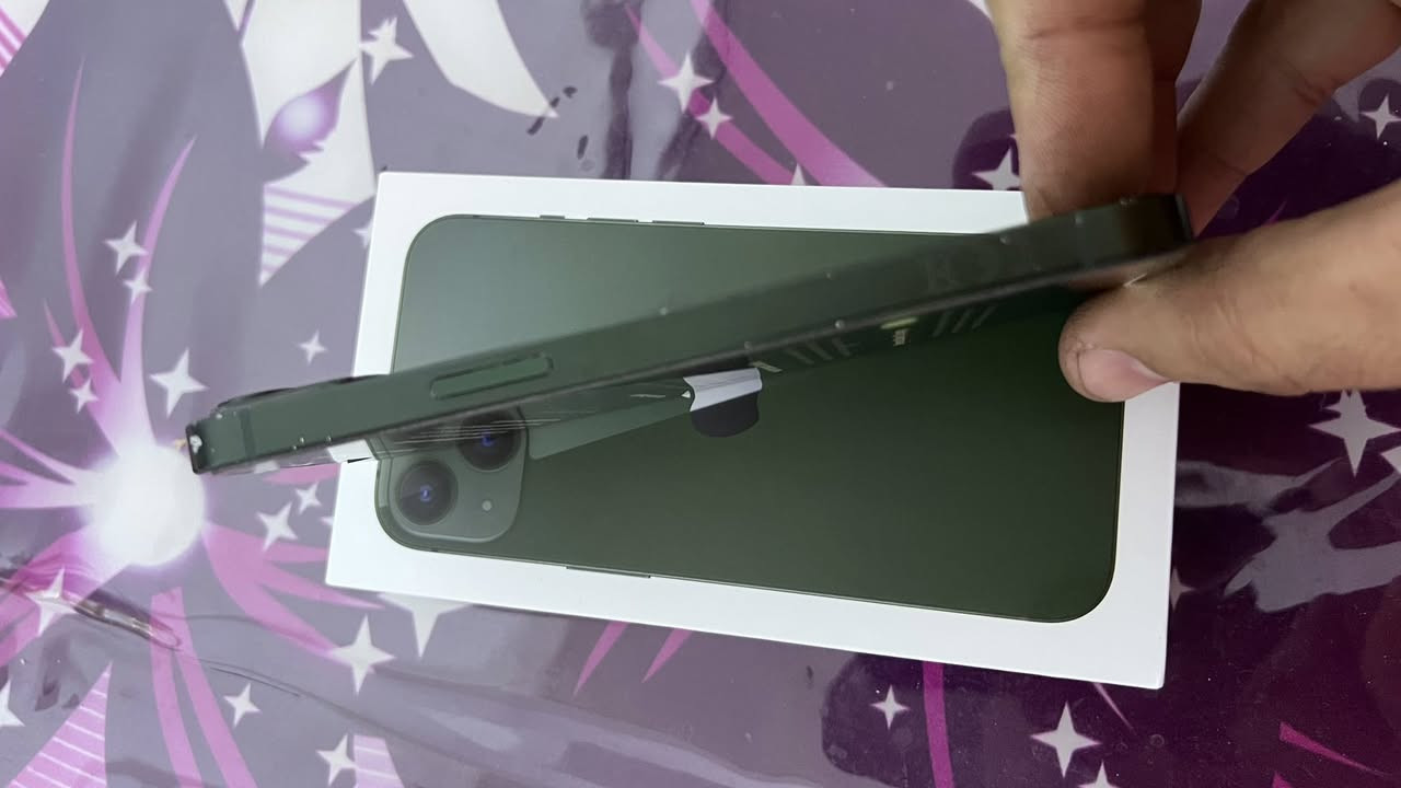 السلام عليكم.. للبيع آيفون 13 عادي، الجهاز من ناحية المظهر والنظافة (مثل ما موضح بالصور).
• الملحقات: الكارتونة الأصلية موجودة.
• نسبة البطارية: 77% (أصلية ولم يتم التلاعب بها).
• الحالة الفنية: الجهاز شغال تمام وبدون أي عيوب مصنعية أو تصليح سابق.
• السعر: 350 ألف دينار (سعر نهائي وقفل).
📍 المكان: بغداد - الكرخ - السيدية .
للتواصل والاستفسار، يرجى مراسلة الصفحة أو الاتصال على: [***********]
