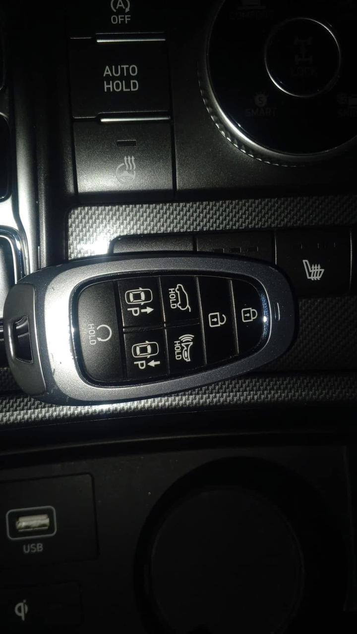 ع بركة الله
دخول جديد الى العراق قبل شهرين 2023
‏HYUNDAI SANTA FE LIMITED 
 حجم المحرك ٢٥٠٠ تيربو وارد امريكي
الممشى 13000 mi    
المواصفات:-  
1- مفتاح ذكي بصمة + التشغيل عن بعد .
2- نظام اوتو بارك /  والتوقف الذاتي بدون سائق
3- كير بنظام الازرار  المنفصلة الاصدار الجديد ( بيانو)
4- كير ماوس ثانوي لأوضاع القيادة / Drive Mode 
‏Comfort - Smart - Sport ٥- بنوراما فتحة سقف.
5- هاند بريك بصمة 
‏6 - Auto Hold  أوتو هولد
7- خاصية ISOFIX   ايزو فكس قفل الاطفال
8- نظام مانع الانزلاق
9 - نظام نزول المنحدرات.
10- نظام اطفاء المحرك (A) ذاتيا في الازدحامات لتوفير الوقود
11- شاشة تدعم Apple Car play و Android وبلوتوث مدمج والأوامر الصوتي
12- الداشبورد الكتروني بانماط متغيرة حسب وضعية القيادة
13- الشاشة الوسطية حجم كبير ١٢ انج مع دعم الملاحة بالخرائط GPS وبوصلة للاتجاهات
14- شاحن هاتف wireless
15-  مخارج شحن USB وتشغيل الميديا
16- منافذ للطاقة كهرباء 12فولت ومنفذ 110 فولت 
17-  المرايا الجانبية قابلة للطي + نقطة عمياء + هيتر + اشارات  
18- مرايا جانبية بخاصية الترحيب والفتح عند الاقتراب والاضاءة في الضلام 
19-  الصندوق كهربائي ذكي يفتح عند الاقتراب
20- حساسات ضغط الاطارات_
22- حساسات أمامية / جانبية /خلفي-
23-كامرة اضافية تقنيه 360 درجه 5 كامرات 
24-ميزة التوقف الذاتي للمركبة منعا للاصطدام عند القيادة او الرجوع
25-المركبة تعيد نفسها للمسار الصحيح عند عدم الانتباه 
26-بك لايت LED مميز مدعوم بتقنية ضد الضباب لاوضح رؤية للمركبة
27-خاصية دعم الكاميرات عند تشغيل الإشارة الجانبية لرؤية الزوايا العمياء
28-كاميرا دوارة 3D تفاعلية متعددة الاوضاع
29-مرآة داخلية بخاصية التعتيم الذاتي 
29-سستم صوت هارمن كاردن 10 سماعات محيطية مع دمام وتويترز 
30-نظام القيادة الذاتي الذكي في الشوارع المخططة 
31-مثبت السرعة Cruise وميزة التباعد عن المركبات
32-خاصية المايك للسائق للتحدث مع الركاب في الخلف
33-حساس حراري بسقف السيارة بتحذير صوتي في حال نسيان الاطفال في المركبة
34-قفل الابواب والنوافذ / خاصية عدم العبث للاطفال
35-القفل المركزي للابواب وعدم الفتح عند مرور مركبة بشكل قريب من السيارة 
36-مقعد السائق خاصية الخزن وميزة الخروج المريح عند الاطفاء
37-المقاعد الامامية كهرباء + تبريد + تدفئة
38المقاعد الخلفية تدفئة 
39-ستائر جانبية 
40-شفتات رياضية بالمقود
41-التبريد والتدفئة تحكم شاشة وتحكم يدوي ايضآ-  التبريد امامي خلفي مناخ منفصل-بردات أبواب خلفية
42-كشنات جلد اسود  
-43 التحكم الذاتي في البصمه في صف الباركنك وتحريك السياره الى الامام والخلف ،مرقم لوحات بغداد  
السعر 225  وبيها مجال
صور السونار والحادث مرفق مع الصور 
 للأستفسار وات ساب 
***********
