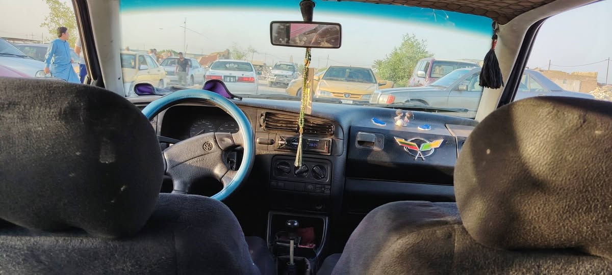 السلام عليكم عندي هاي السيارة غولف 1993 سيارة نظيفة رقم أربيل
تخم  تواير جدد وفرش جديد  ومابيها كلشي رايد بيها 42 ورقة وبيها مجال 
للتواصل واتساب ***********
