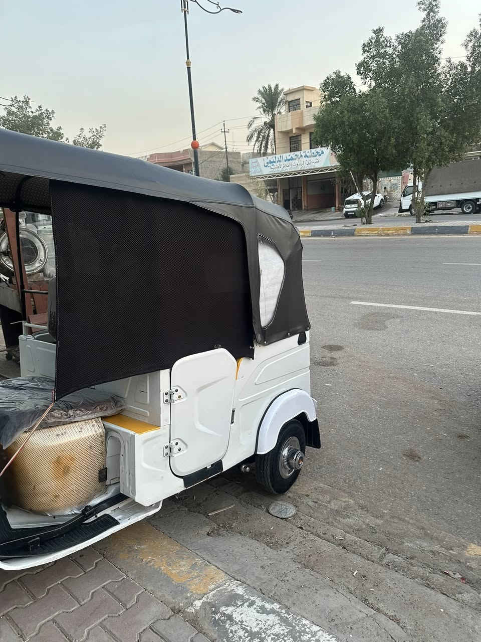 السلام عليكم تكتك موديل ٢١ لوحه وسنويه بغداد تحويل هنا ب ديالى مشروع وطني كامله مكمله كبل لشارع متصرف عليها ربع التكتك بيها لغد صبغ ومعمره دوس مكينه خير من الله 
مكاني ديالى بعقوبه جرف الملح سعره ٦٨٥٠ بيها مجال شراي اتصل ودلل ***********
