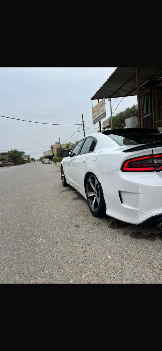 للبيع والمراوس 
دوج جارجر SXT بلاص 
( اعلى موصفات بلجارجر ) القفله👍 
 موصفات فول الفول 1-1 
وارد امريكي ( موديل 2018) ( لون ابيض ملكي )
السيارة رقم اربيل  تحويل مباشر  
السيارة جديدة جدا (ماشية72 الف) 
السيارة على وضع الشركة جديدة جدا 
محرك 3600 SXT بلاص
فتحة سقف 
رادار جانبي 
شاشة جبيرة 
كشنات كهرباء ايمن وايسر كشنات تدفئة وتبريد
كشنات خلفية تدفئة
خزن ميمري كشنات 
مري جانبي قلاب عند رجوع السيارة
حساسات خلفية مع رادار خلفي
تحكم مقود الستيرن كهرباء يصعد وينزل + تدفئة
سستم صوت الباين مع دمام بلادي بصندوك صوت رهيب
السيارة كشنات جلد كامل حته البطاين جلد خياط
دشبول ديتونه السيارة جلد خياط     
تشغيل عن بعد
رادار جانبي نقطة عمياء 
انارة ترحيب بلمري الجانبية
ويلكب جبير  + تخم تاير بلادي شركة
لايتات زنون عالي ناصي  درجه اولى
اضافات جكات صالنصه سقف روز رايز
حادث تبديل جامرلغ سكن فقط من دون دواخل من دون ايرباك باب السكن والسايق بيهم تعيار
***********
