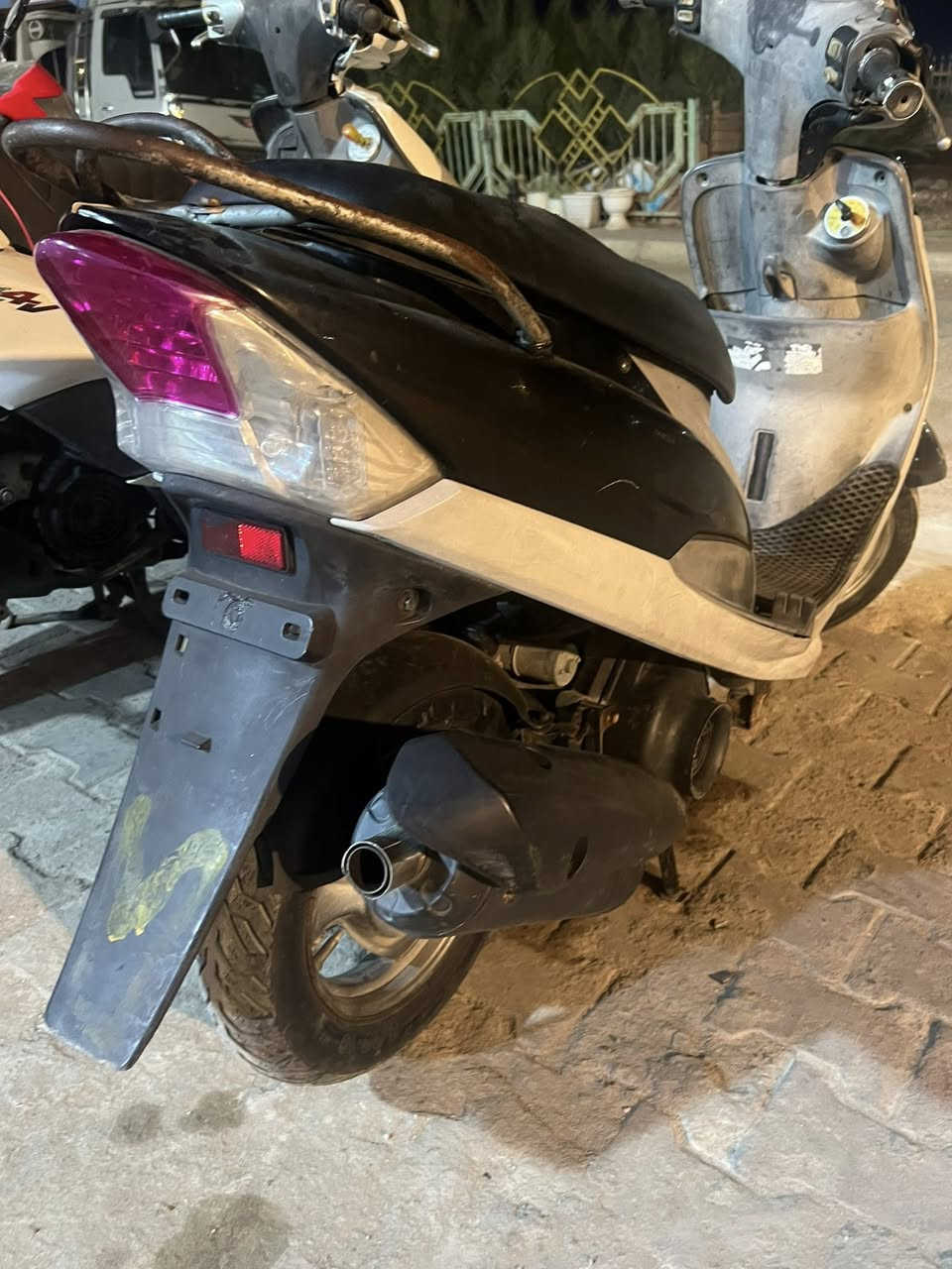 سلام عليكم ماكس منغولي دراجه مال رمبة مكينه مامفتوحه بلاديه 49 نكره سلف مكينه ناعمه شلعه معدل عوزه بس هندر فقط جاهزه نكره سلف دراجه حلوه وبل عافيه عل ياخذها سعرها 650 شراي اتصل مامتواجد عل فيس ***********
