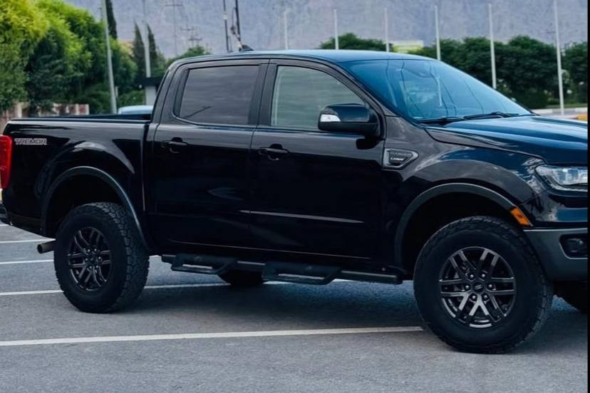 فۆرد ڕەنجەر 2023 4x4 مواسەفات LARIAT. TREMOR
تەنیا‎42 miles تەنها
بەنزینە و مەكینەی 4 بستۆنی تۆڕبۆیە 
کوشن جڵدە و پشت و پێش و تەنیشت ڕادارە
ئۆتۆ ستارت و تەعدیل سورعەی ڕادارە
و‎لایت LED و بلاجیكتۆری بیلادی LED 
ە‎6 دوگمەی بیلاد  
تەنها یەک پارچەو نیوی بۆیاغە 

سعر : لە کۆمێنت داوای بکە ڕاستەوخۆ بۆت دێت 📥 

چاملغی لای سەکن و نیو بۆنیت 
و‎بێ ناو و ئەڕباگی هەمووی بیلادی شەریكەیەو هیچی نەتەقیوە 
هەموو گیانی بەشەرتە و چركەی تێدانییە
کامل سێرڤس کراووە ڕۆنی گێڕ و مەکینە 

ژمارەی خاوەنەکەی 
***********
***********
