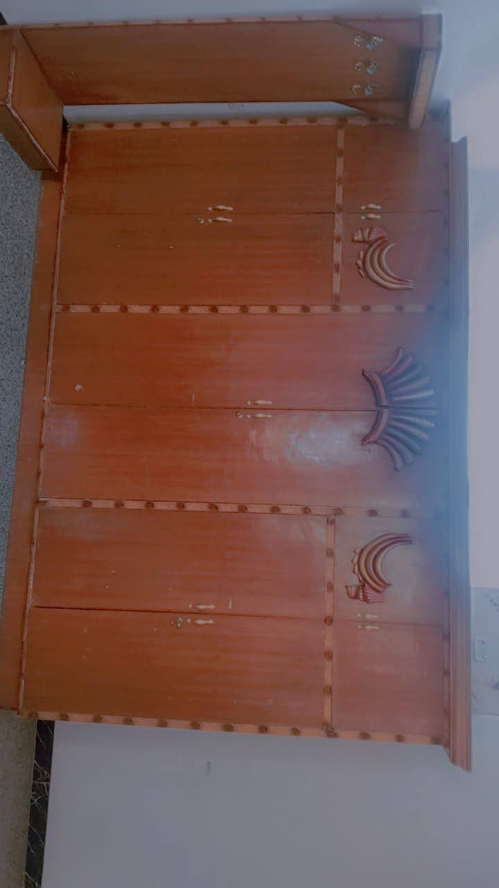 السلام عليكم عندي غرفه نوم للبيع مكاني بغداد هاذه رقمي موجود واتساب ***********
