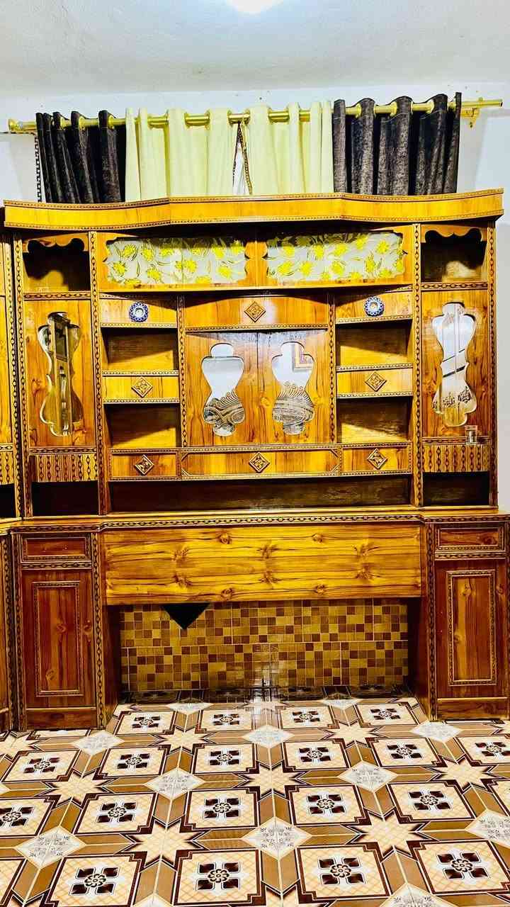 سلام عليكم للبيع غرف نوم هودج خشب صاج داخل وخارج بشرط 5 ملم  كنتور ملحق 6طابقين استخدم قليل عنوان الرمانه البعبيد سعر مليون 250 وبي مجال
*********** /واتساب
