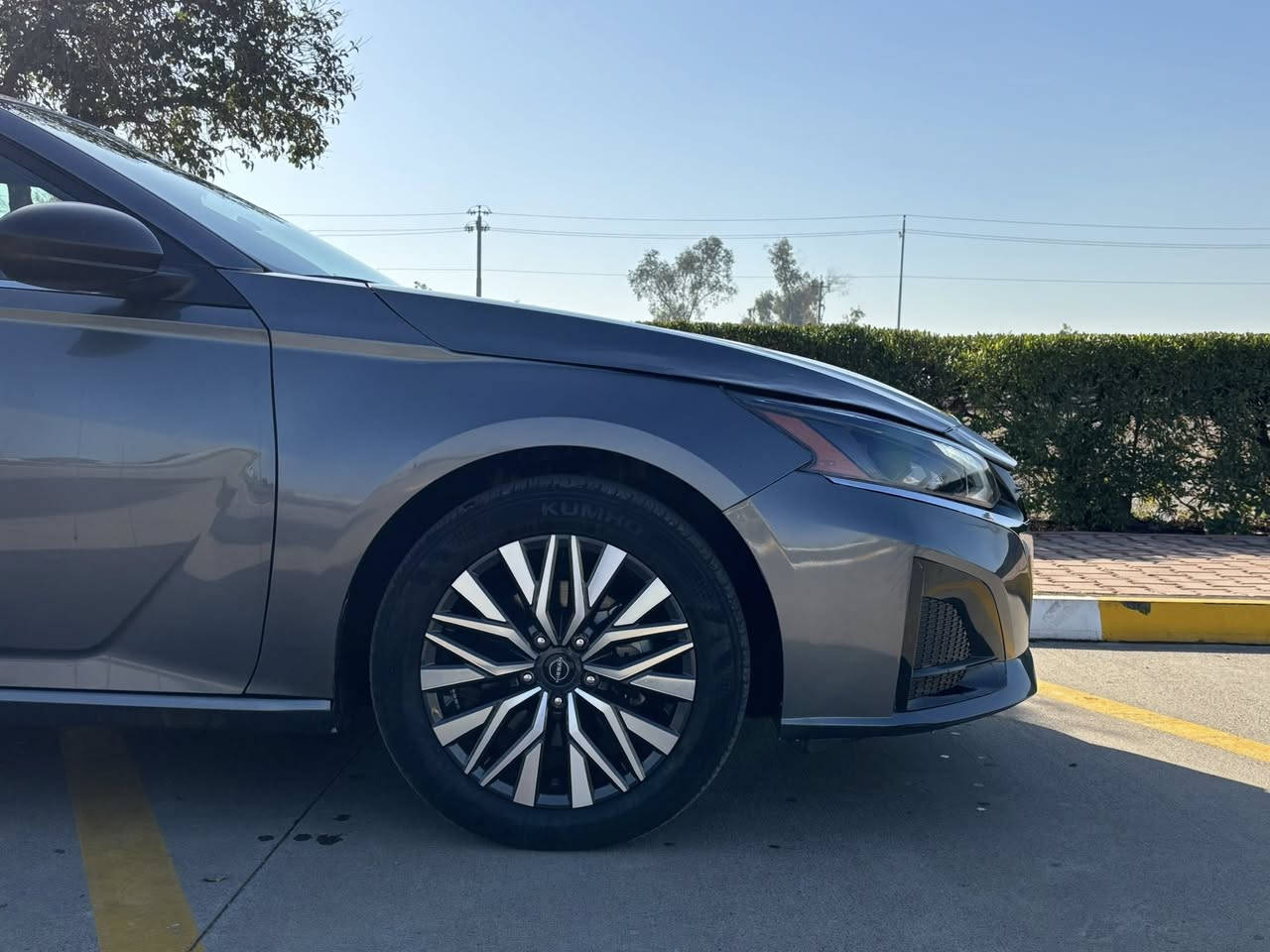 السلام عليكم
للبيع فقط 
نيسان التيما موديل 2024 
فئة sv
ضرر السيارة جاملغ امامي جهة الراكب فقط بدون دواخل 
وتكحيل بالبنيد كما موضح بالصور 
مواصفات ال sv معروفة 
- دخول ذكي 
- تشغيل عن بعد 
- ويل كروم حجم ١٧ 
- أضائة امامية LED
- رادار خلفي 
- اوتو هاي بيم 
- كشن السائق بحركة كهربائية 
- حساسات خلفية 
- نقط عمياء جانبية 
- المحافظة على المسار 
- ١٠ سماعات 
- تخشيب فورميكا 
- السيارة فقط ايرباك الستيرن طاك بيها وراجع سستم 
- السيارة ما شاء الله نظيفة جداً وبدون شخوط ونصبتها حلوة 
- دهن مبدل جديد تايرات جدد ما ناقصها مصرف نهائياً 
- السيارة رقم كاتي تترقم ( اربيل - دهوك - سليمانية )
- مدفوع المنفيس ومخرجة 
- سعر السيارة ١٦٨$ وبيها مجال 
- مكان السيارة أربيل 
- للاتصال والاستفسار اكثر 
- ***********
- ***********
- عمر الجادر
