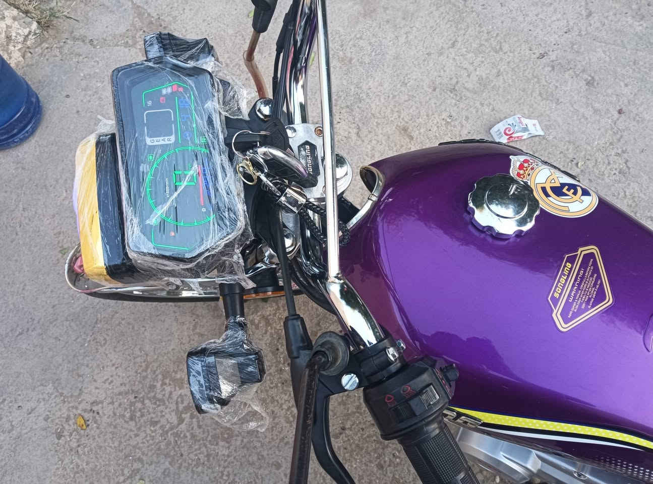 سلام عليكم دراجه تايكر موديل 25جديده محركها ما مفتوح الداراجه صارلها 6اشهر من مطلعها م الوكيل هندر واحد الداجه ما نقصها اي شي دير بانزين وطلع مكاني بابل ناحيه النيل اوراق اصليه السعر تواصل وياي على هذا الرقم ***********
