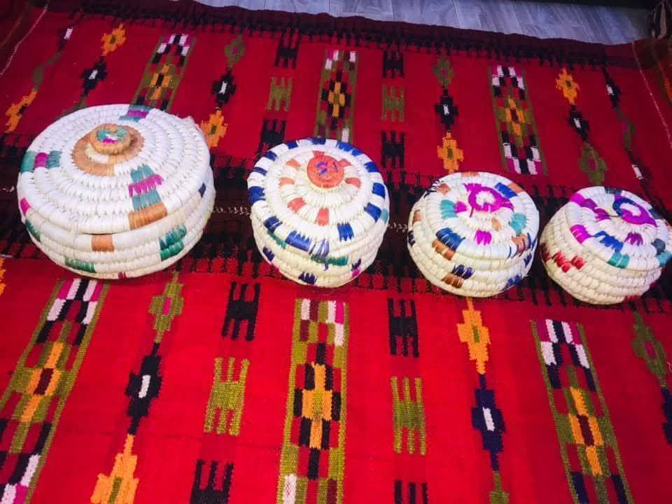 توفر جدر خوص لخبز وصمون يحافظ علي لا يبس ولا يعفن جكد مايظل حبايب جايكم رمظان وتخبل لبظاعه كشخه وبيهه كل لبركه داخل جدر متوفر كل لحجام ويتوفر طبك وسله وسفره توصيل موجود بغداد ومحافظات الاحجز تفظلوو. بنات ماكدر جاوبكم عل تعليقات لن محظوره من تعليقات كلمن وسعره ولحجام مختلفه توصيل موجود بغداد ومحافظات بظاعه تخبل وبلاش ومحد عنده هاي مديلات بس عدنه وبس خوص درجه اولى  الاحجز تفظلوو خاص. ***********
