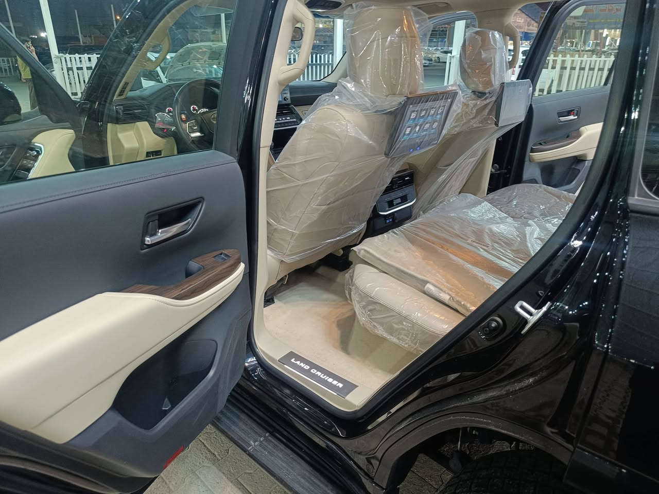 السلام عليكم
لاندكروزر GXR LIMITED للبيع موديل 2024 سياره جديده مكفولة ماشيه 29 الف كم حقيقي السعر

675,000 $ ستة شدات وخمس وسبعون ورقة مكان السيارة النجف الاشرف الإستفسار اتصل على 

***********
