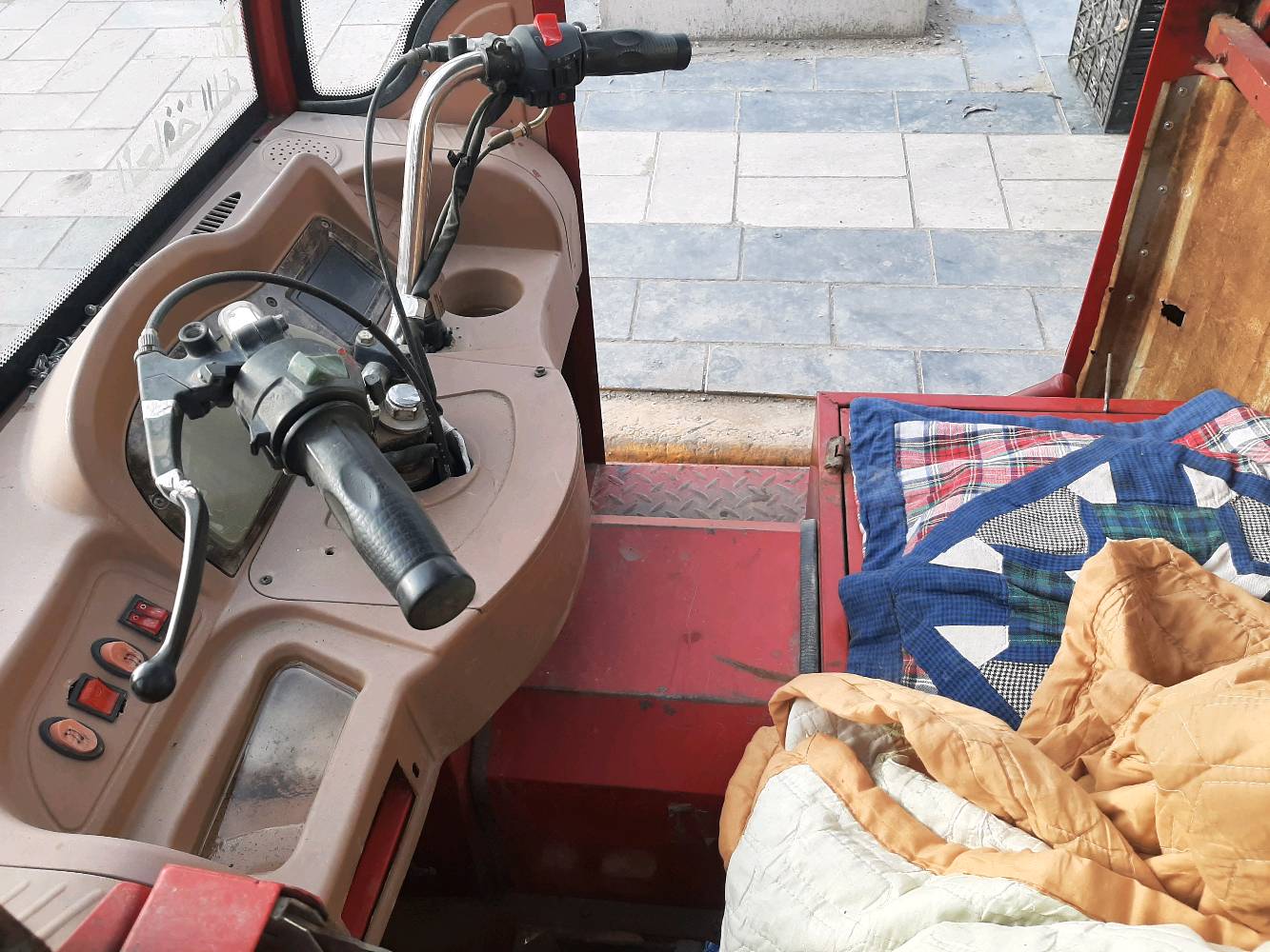 ستوتة شغالة ومفصله على ايدي حاليا مال مخضر شغالة نكرة سلف اذا اتريد كلشي ترهم للبيع مكاني بغداد الجديدة والزعفرانية السعر مليون و٨٠٠ وبيه مجال 