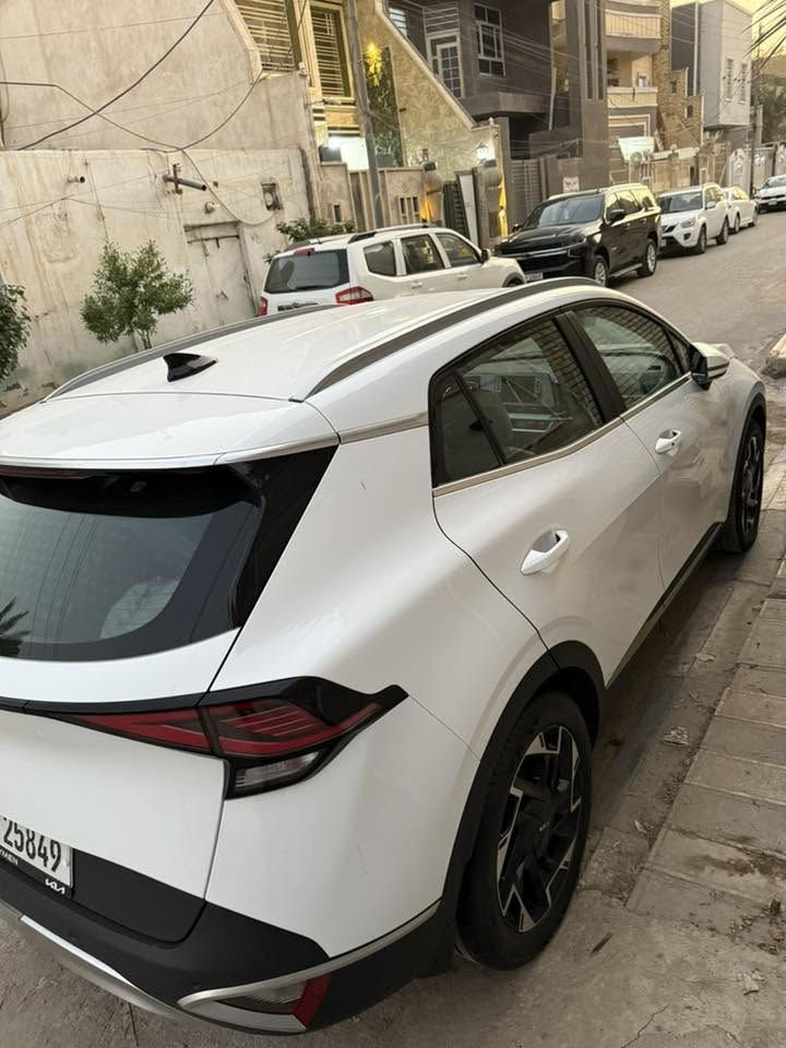 كيا سبورتاج 2025 ✈️
✈️ Kia Sportage 2025  ✈️

🔵 مرقم بغداد 🔵 

= كفاله عامه = 
🚘 خليجي 
🚘 ممشى 40,000
🚘 موديل 2025
⚙️ حجم المحرك 4cylinder 2.0L
⚙️ مرتبط بناقل حركة أوتوماتيك 6 نمر
⚙️ يبلغ عزم الدوران 192 نيوتن / متر
🐎 بقوة 156 حصان 🐎🐎
🚘 دفع أمامي FWD
🔑 مفتاح التشغيل بصمة 
🔑 تشغيل عن بعد 
🚗 فتح الصندوق كهرباء 
📍حساسات أمامية 
📍حساسات خلفية 
💡لايت زينون + LED 
🔦 كشافات 
🔦️ بك لايت LED 
🚘 دخول بصمة ذكي 
🛞 حجم الاطار 235/50R19 
🛞 ويل كب 19
🛞 4 دسك
✨️ اشارة في المرايا الجانبية 
✨️ المرايا قابلة للطي كهرباء 
⚠️ النقطة العمياء
🌧 ماسحة خلفية 
🎈عدد AIR BAG 2
🚗 هاند بريك كهرباء 
🚗 ا ABS 
🖥 دشبول شاشة  
🖥 شاشة Apple Car play 
📷 كاميرا دوارة 
⭕️ مقود جلد حياكة 
🛣 مثبت السرعة Cruise 
🎶 تحكمات مقود
🎶 ا Bluetooth / T YPCE / USB
🔋شاحن هاتف Wireless 
⚡️مخرج منفذ الطاقة 
🔍فحص نظام السيارة 
💺تتسع المقصورة ل 5 ركاب
💺المقاعد مخمل لون بيج
💺حركة المقاعد الأمامية كهرباء 
♨️ تدفئة في المقاعد الأمامية
♨️ تدفئة في المقود
👶 مثبت مقعد الأطفال ISOFIX 
❄️ تبريد شاشة مناخين منفصلين
❄️ قطعتين تبريد  
🚘 أوضاع القيادة Drive Mode 
🚘 أوتو هولد Auto Hold 
⛷️ نظام مانع الانزلاق 
⛰️ نظام نزول المنحدرات 

💵 السعر مناسب جدا ❗️❗️
للتواصل الاتصال على ***********
