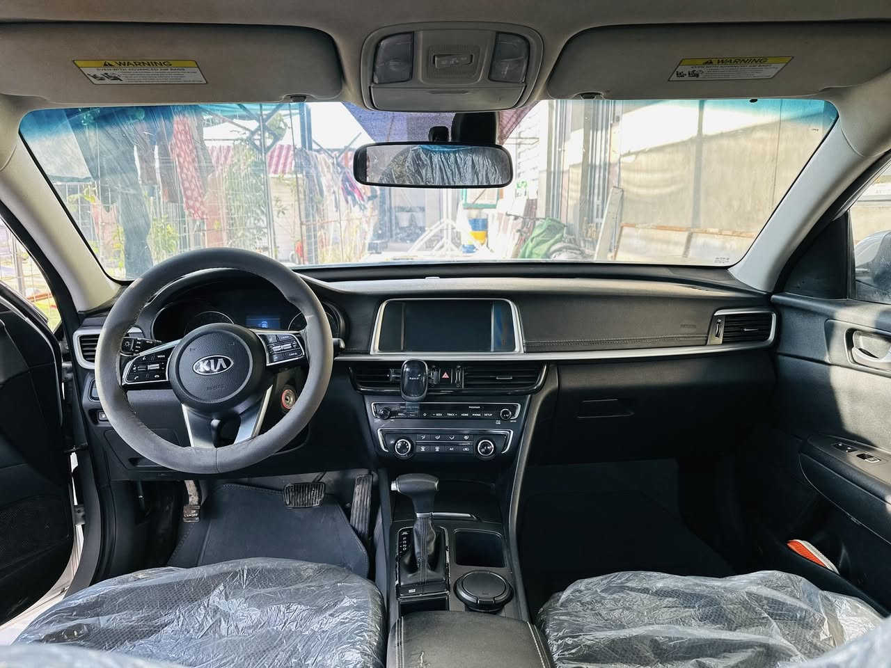 اوبتيما موديل 2020 بيها قطعتين صبع وقطعتين بس كلير وبيها مكانات بارد  بدون دواخل سياره شواصي والغود مشروطا بيع او مراوس مكاني ديوانية *********** رايدها 125 بيها مجال
