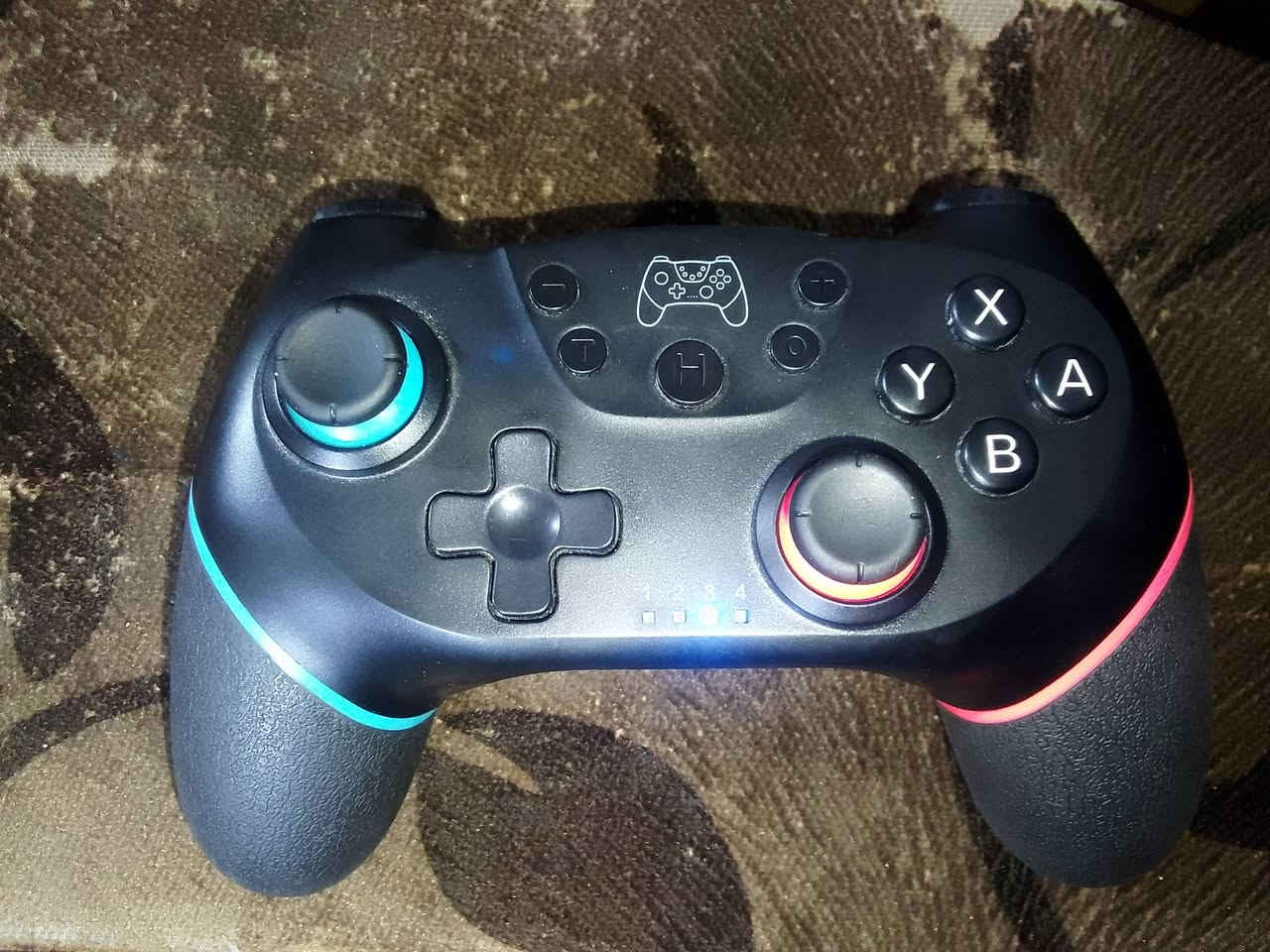 السلام عليكم يدة للبيع نضيفة شغالة مابيهة اي عطل تتحكم بيهة بل مبايل (السعر 25) و بيهة  مجال ماكو توصيل (المكان بغداد الشعلة شارع سيد شناوه)( الرقم ***********)
