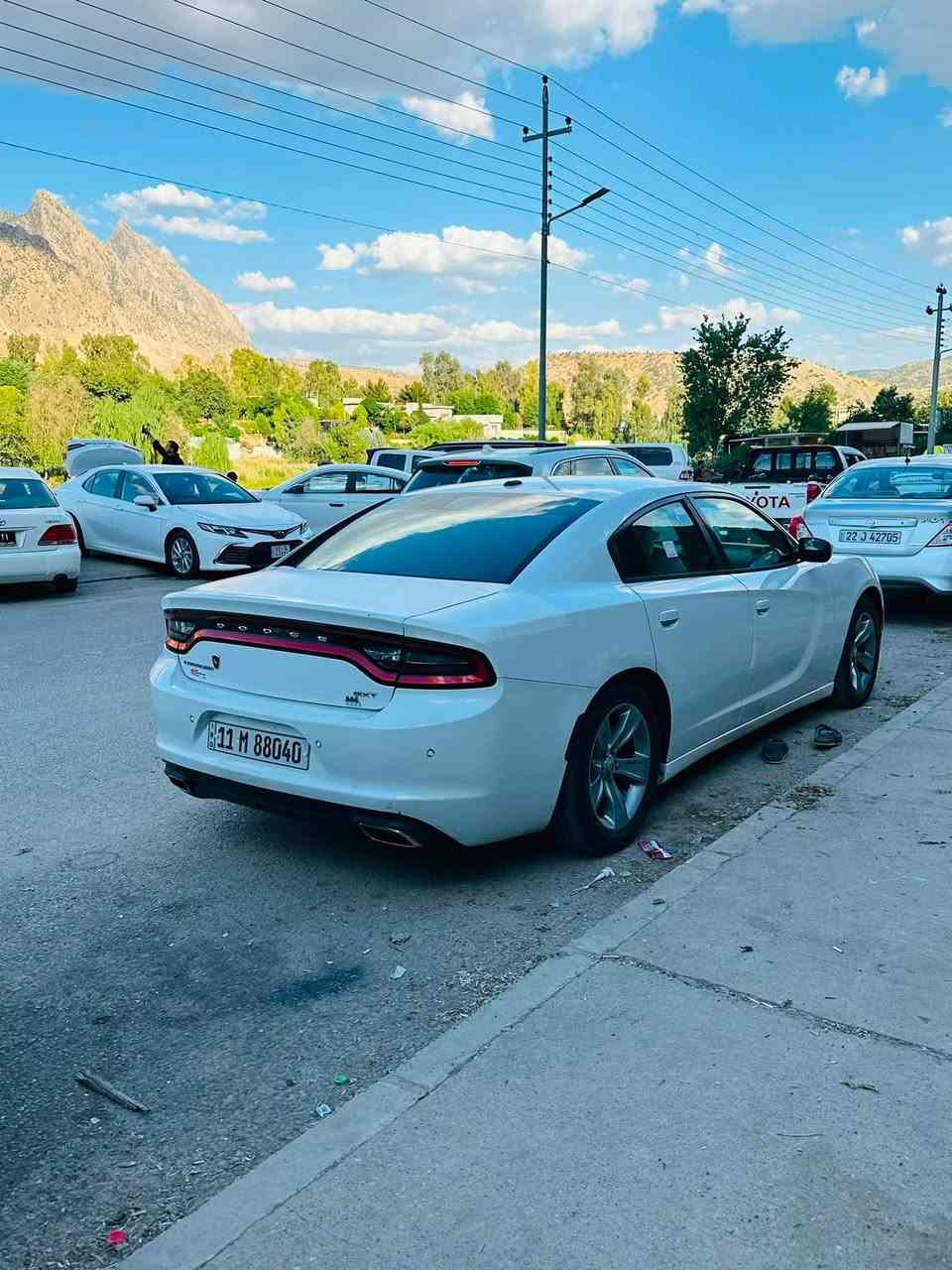 جارجر 2015 Sxtمواصفاته معروفه
بيض ثلجي. وليس صدفي. رقم بغداد دولي. مداور ثاني.يوم 
سياره جديده كارتون شرط. ربع دينار ماذب. عليه تخم تاير حداديه كير مكينه اكسل. كله شرط. وفيديو موجود لسياره كلشي. موضح بيه سياره قطعتين سرقه سرقه فقط مفتوحات مرجعات نفسهن بس. سعره ١٨٥ رقم الموبايل ***********
ورجائن لماعجبه لمنشور او لسعر لايعلق. السوك كلشي. بي ونضيف معروف. سعره تحياتي ♥️
